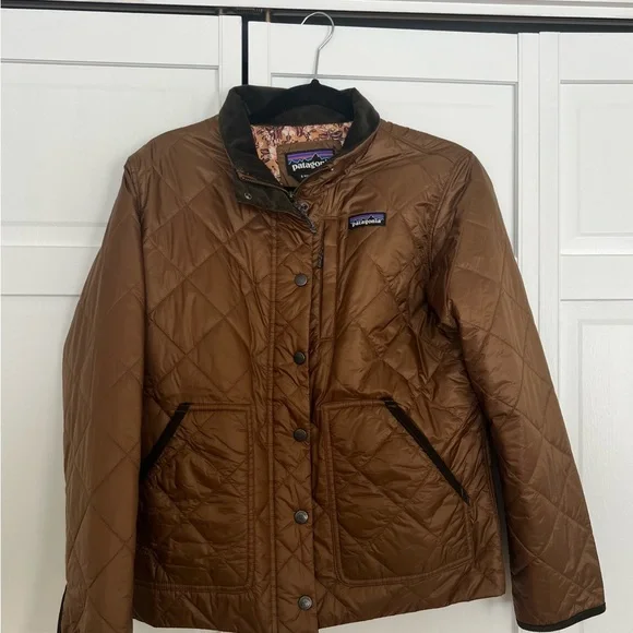 Patagonia Brown Puffer Barn Jacket with Quilted Design - Picture 1 of 7